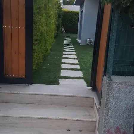 Alacatida Yaz Ve Kis Kalinabilicek